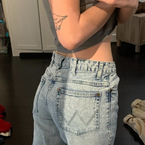 light wash jeans - Picture 4 of 4